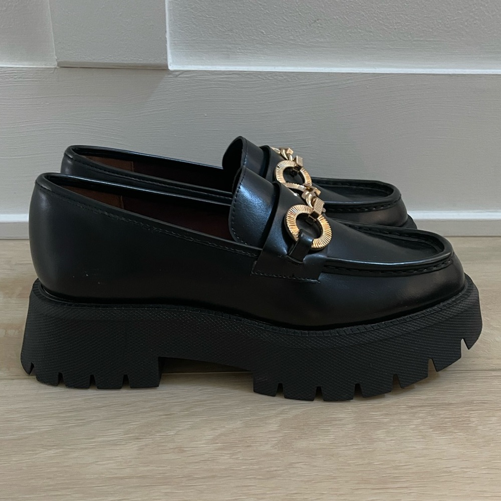 WORN ONCE Zara Chain Trim Lug Sole Loafers